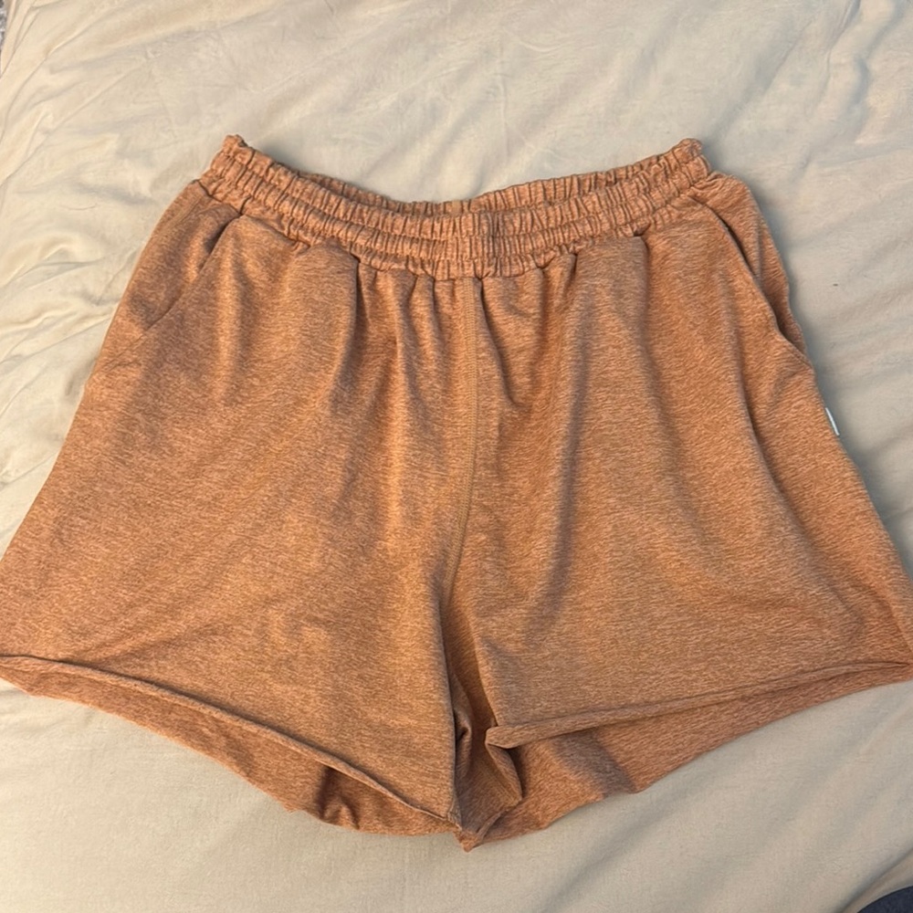 Vuori boyfriend short palo santo heather XS